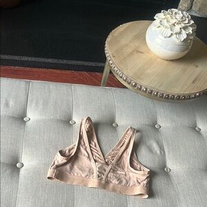 Gap Body Creme V-Neck Reversible Bralette Size Medium